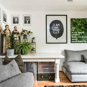 Super 1 Bed Flat Hoxton Zone 1 London
