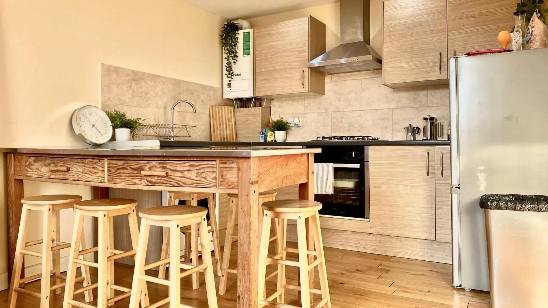 London'S Central East End 2 Bedroom City Apartments 0*, London United Kingdom